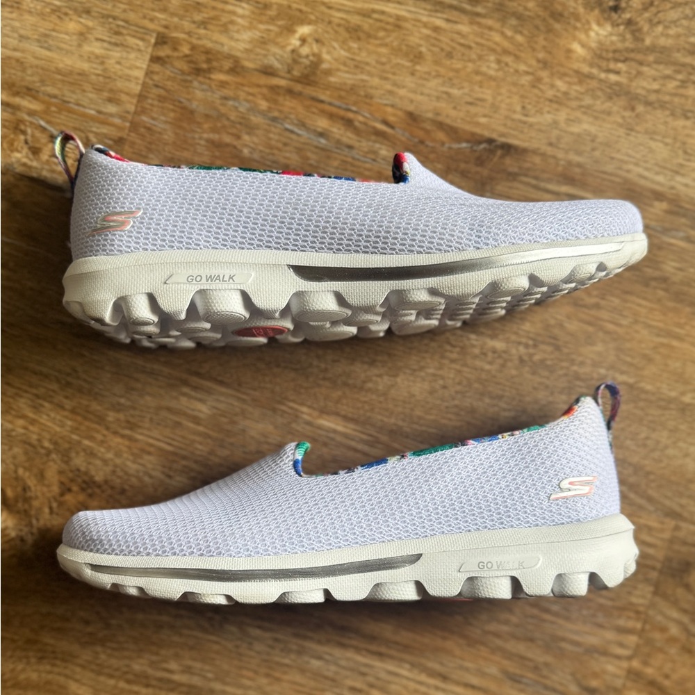 Skechers Light Gray Slip-On Shoes with Colorful Trim - Picture 1 of 6